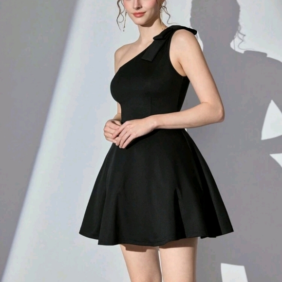 Women's Elegant Solid Color Off The Shoulder Ruched Prom Dress - Picture 3 of 4